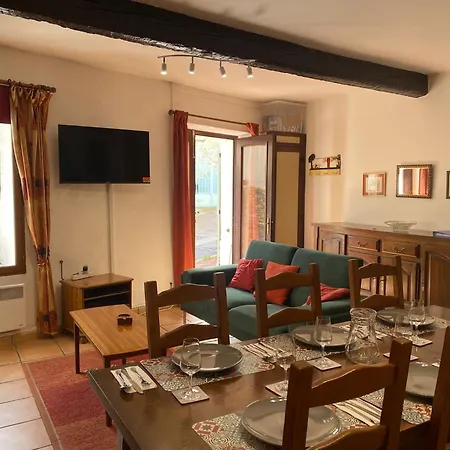Mountain View - 3-bedroom, Air-conditioned In