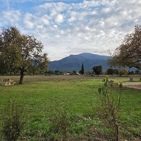 Mountain View - 3-bedroom, Air-conditioned In *